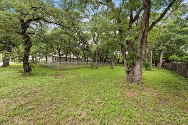 175 Willow Lane, West, TX 76691