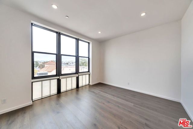 1824 S Redondo Boulevard, Los Angeles, CA 90019