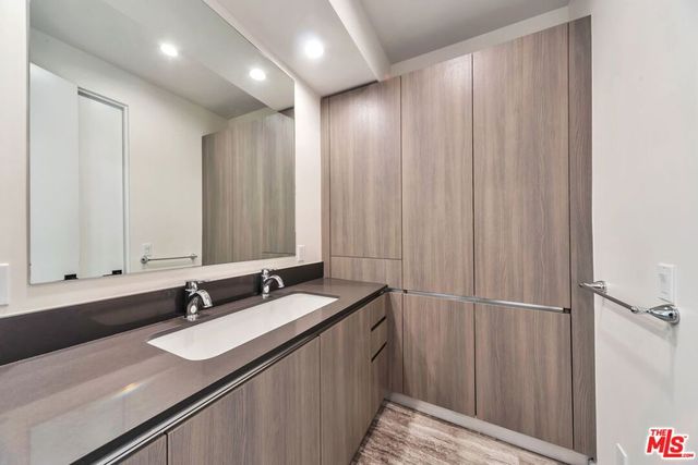 1824 S Redondo Boulevard, Los Angeles, CA 90019