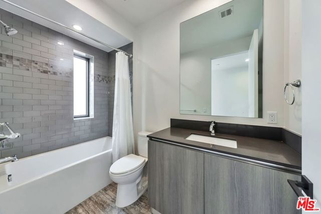 1824 S Redondo Boulevard, Los Angeles, CA 90019