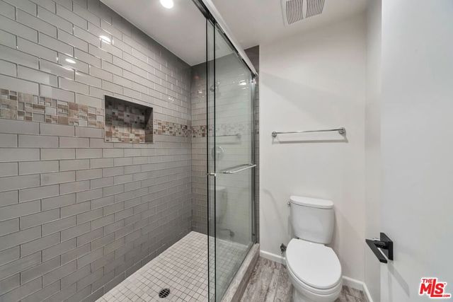 1824 S Redondo Boulevard, Los Angeles, CA 90019