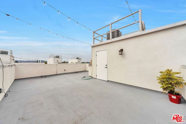 1824 S Redondo Boulevard, Los Angeles, CA 90019