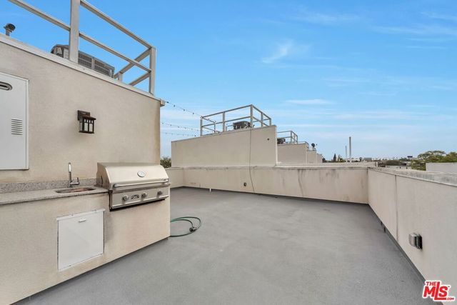 1824 S Redondo Boulevard, Los Angeles, CA 90019