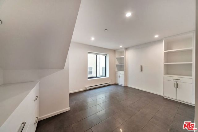 1824 S Redondo Boulevard, Los Angeles, CA 90019