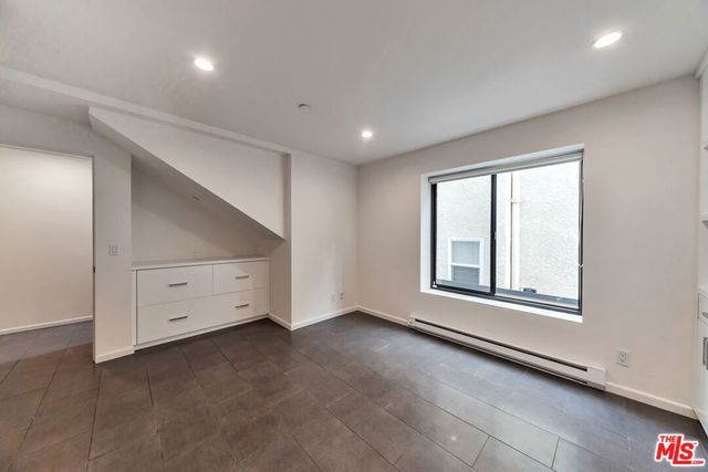 1824 S Redondo Boulevard, Los Angeles, CA 90019