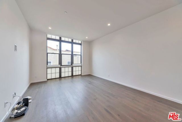 1824 S Redondo Boulevard, Los Angeles, CA 90019