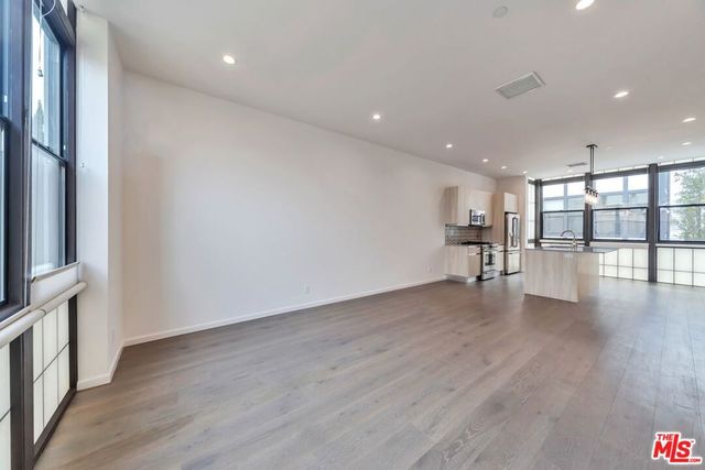 1824 S Redondo Boulevard, Los Angeles, CA 90019