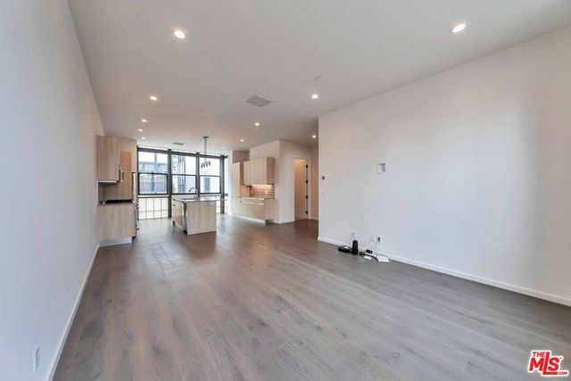 1824 S Redondo Boulevard, Los Angeles, CA 90019