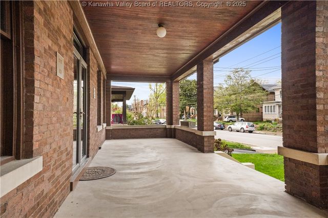 1573 Quarrier Street, Charleston, WV 25301