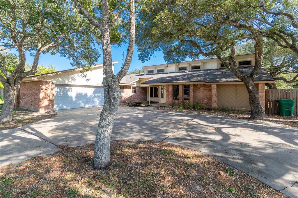 109 Wehring, Aransas Pass, TX 78336