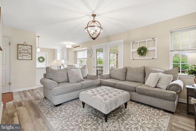 106 STONEBRIDGE LN, Downingtown, PA 19335