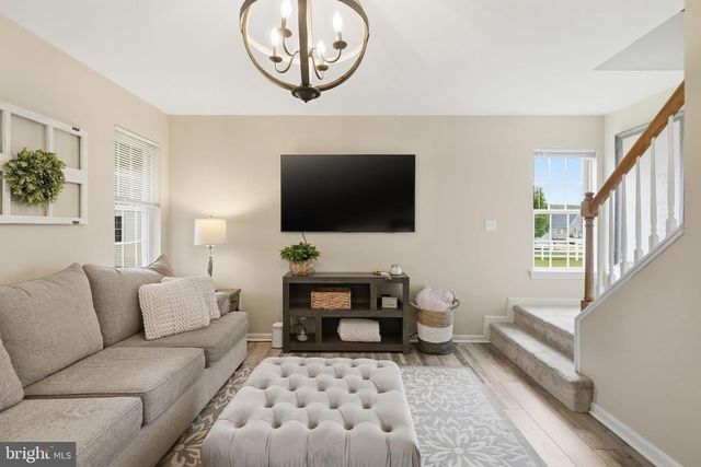 106 STONEBRIDGE LN, Downingtown, PA 19335