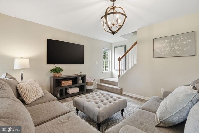 106 STONEBRIDGE LN, Downingtown, PA 19335