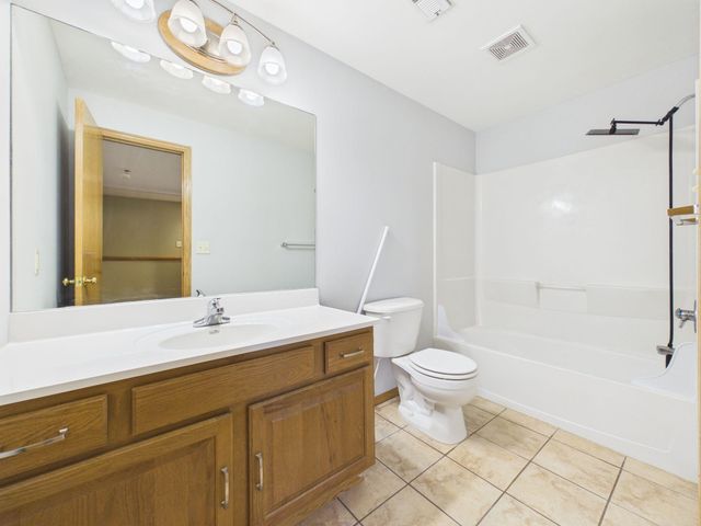 9437 W Ryan St, Wichita, KS 67205