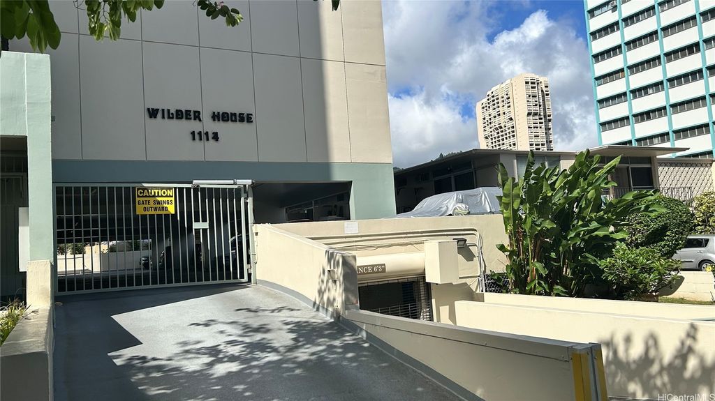 1114 Wilder Avenue 505, Honolulu, HI 96822