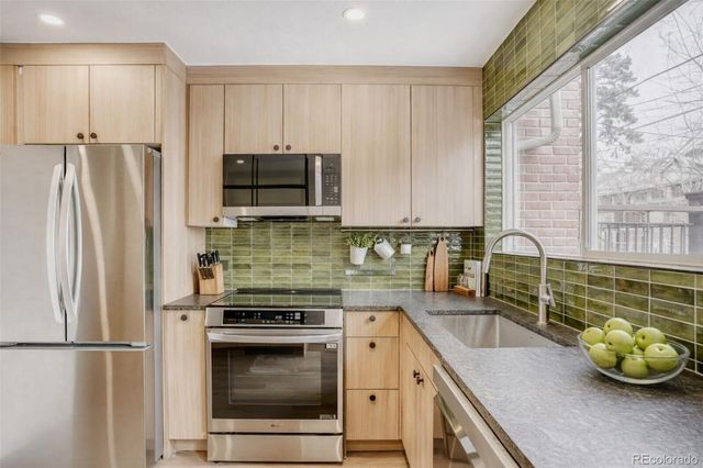 805 E 7th Avenue 8, Denver, CO 80218