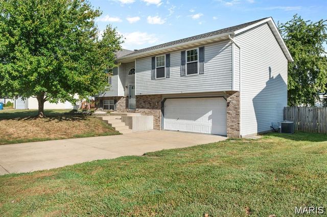 17 Arbor Springs, Troy, IL 62294