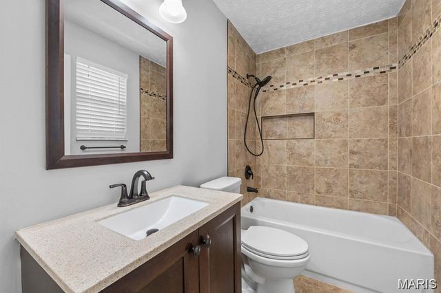 17 Arbor Springs, Troy, IL 62294