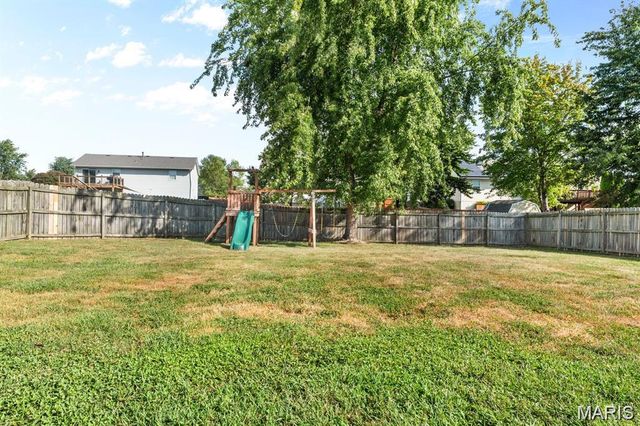 17 Arbor Springs, Troy, IL 62294