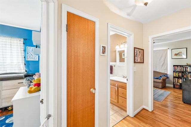 2501 49th Street, Des Moines, IA 50310