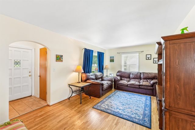 2501 49th Street, Des Moines, IA 50310