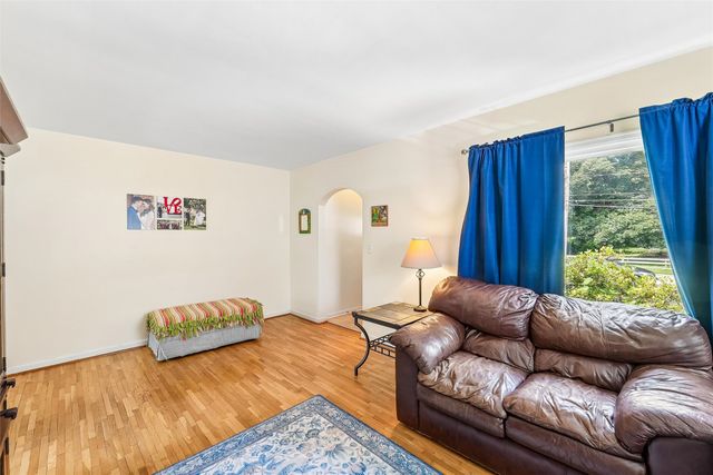 2501 49th Street, Des Moines, IA 50310