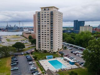 1 Crawford PW # 1805, Portsmouth, VA 23704