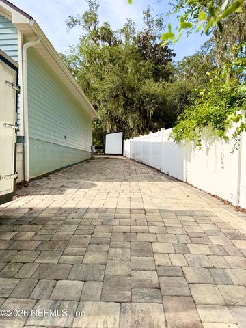 4343 MONUMENT Road, Jacksonville, FL 32225