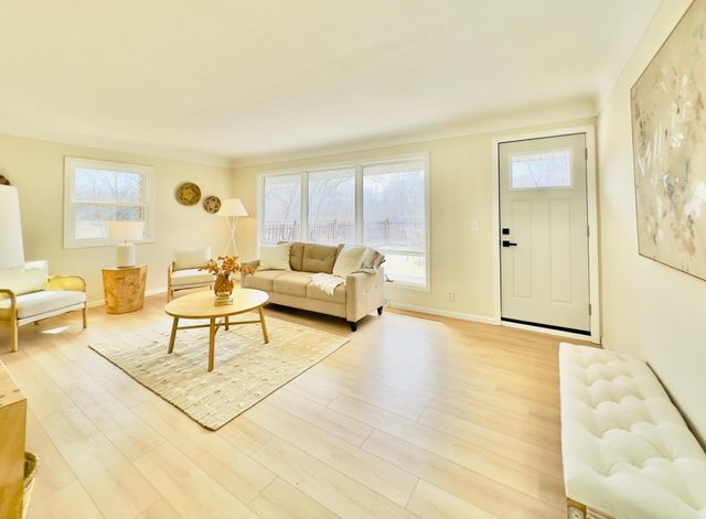 2125 Hazelwood Street, Maplewood, MN 55109