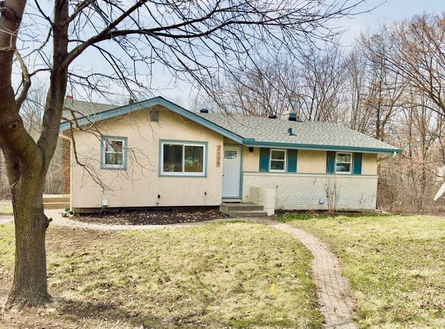 2125 Hazelwood Street, Maplewood, MN 55109