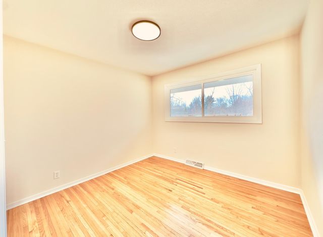 2125 Hazelwood Street, Maplewood, MN 55109