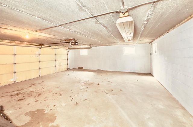 2125 Hazelwood Street, Maplewood, MN 55109