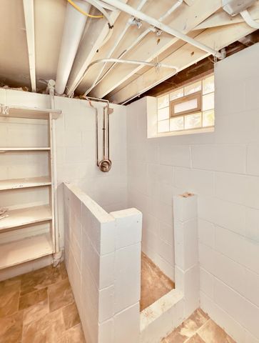 2125 Hazelwood Street, Maplewood, MN 55109