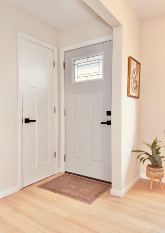 2125 Hazelwood Street, Maplewood, MN 55109