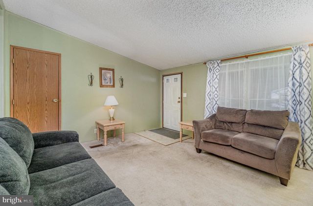 35 HATHAWAY DRIVE, Carlisle, PA 17015