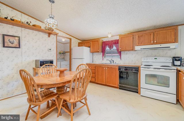 35 HATHAWAY DRIVE, Carlisle, PA 17015