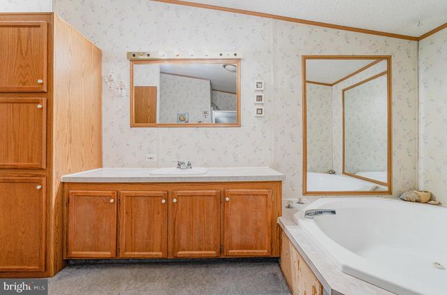 35 HATHAWAY DRIVE, Carlisle, PA 17015