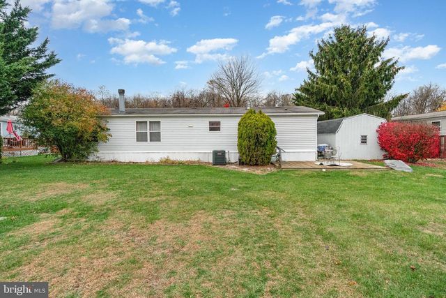 35 HATHAWAY DRIVE, Carlisle, PA 17015