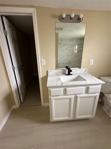607 E Miller Street, Angleton, TX 77515