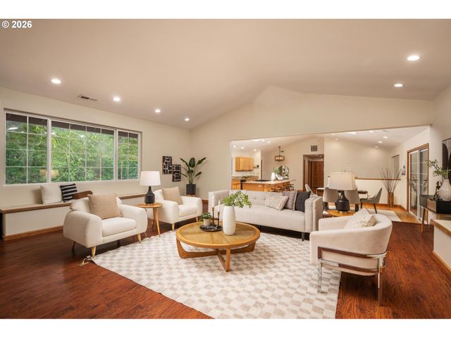 1471 BURNS St, West Linn, OR 97068