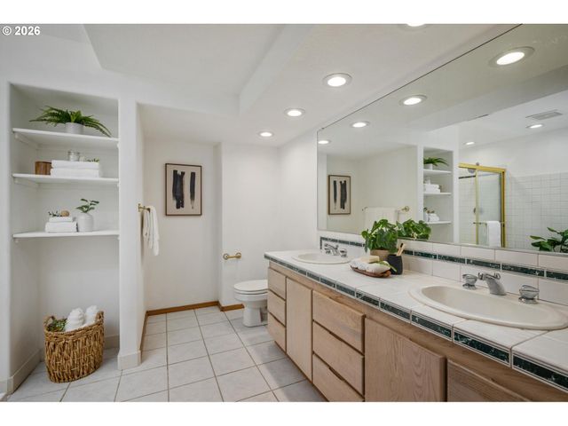 1471 BURNS St, West Linn, OR 97068