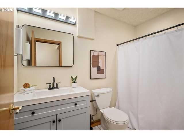 1471 BURNS St, West Linn, OR 97068