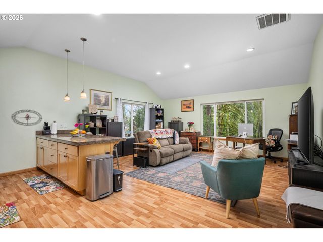 1471 BURNS St, West Linn, OR 97068