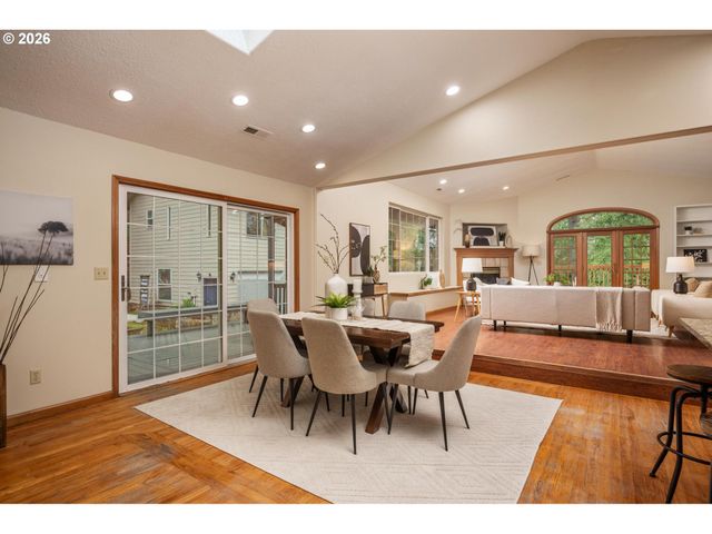 1471 BURNS St, West Linn, OR 97068