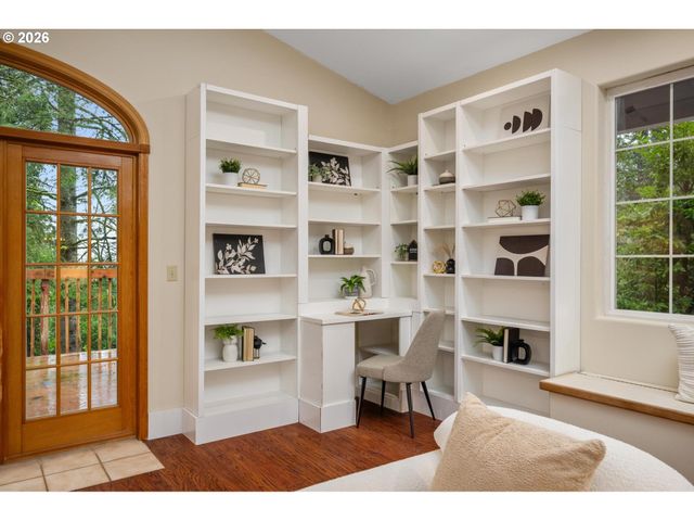 1471 BURNS St, West Linn, OR 97068