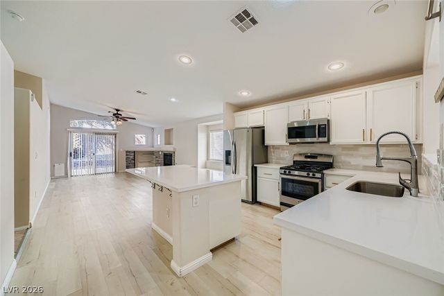 8136 Shady Glen Avenue, Las Vegas, NV 89131