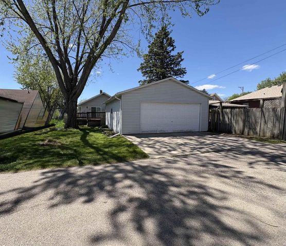 624 N Pine Street, Janesville, WI 53548
