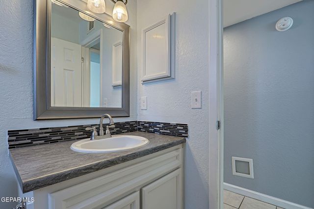 625 El Gusto Drive, El Paso, TX 79912