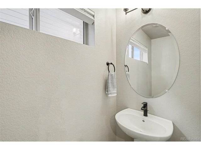 6331 N Hanover St, Denver, CO 80238