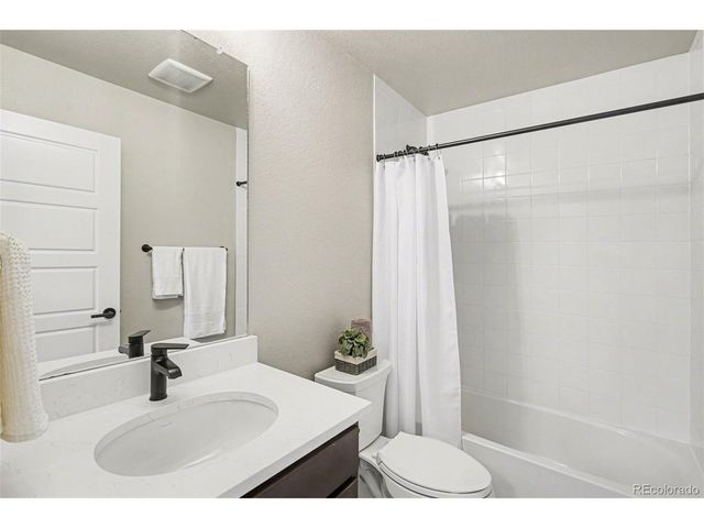 6331 N Hanover St, Denver, CO 80238